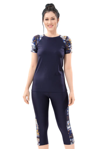 OCEANIC QUEEN SET WOMENS T-SHIRT AND CAPRI SWIMWEAR WOMENS SWIMWEAR (MULTI COLOR) (S)